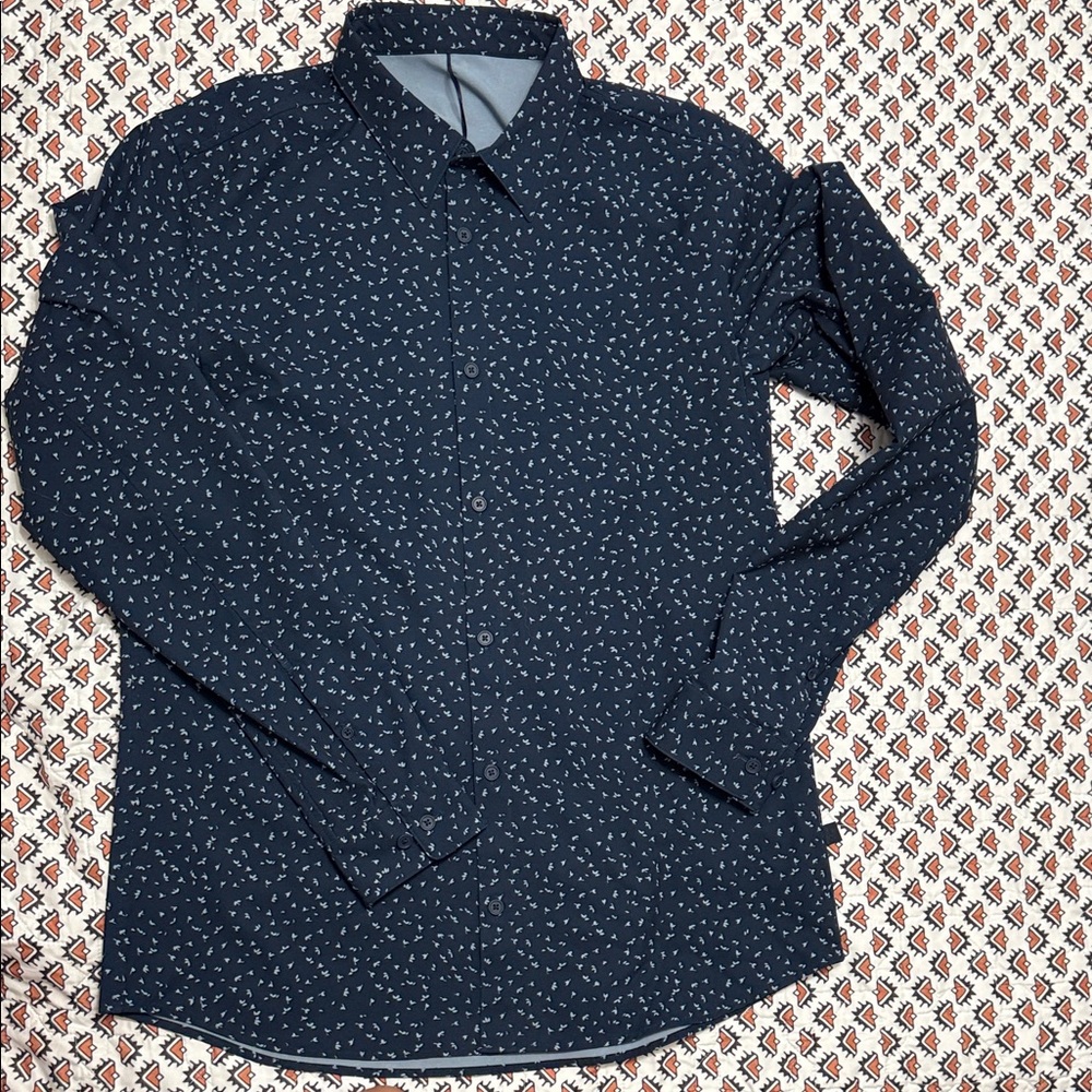 Lululemon Men's Navy Blue Patterned Shirt